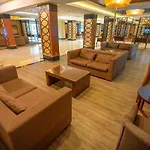 图伦克度假村酒店 5* 图兰克